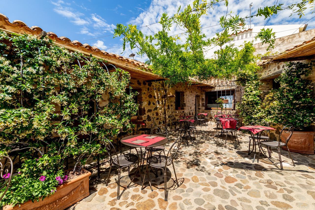 Albergo Diffuso Mannois オロゼーイ エクステリア 写真