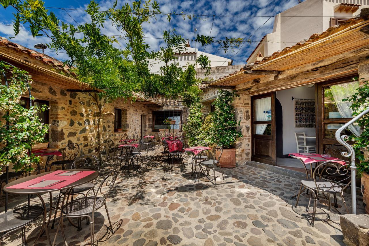 Albergo Diffuso Mannois オロゼーイ エクステリア 写真