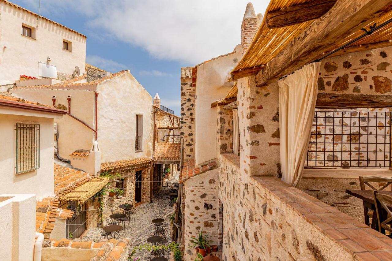 Albergo Diffuso Mannois オロゼーイ エクステリア 写真