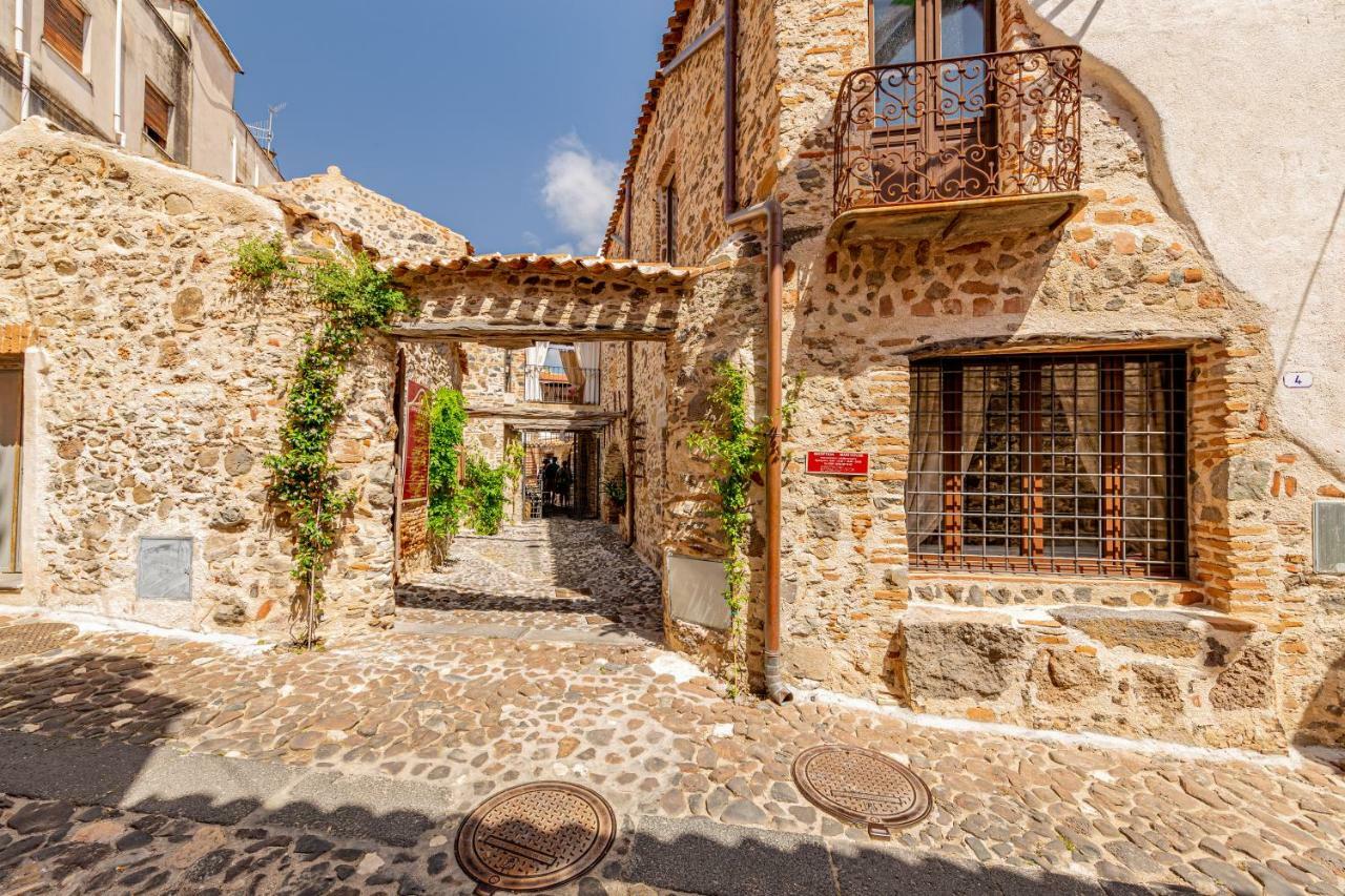 Albergo Diffuso Mannois オロゼーイ エクステリア 写真